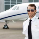 Despegue con seguridad human-people-person-aircraft-airplane-transportation-clothing-coat-ove.jpg